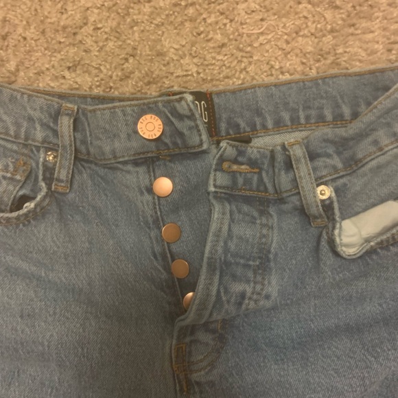 Urban Outfitters High-Waisted Ripped Button Up Jeans - Picture 3 of 4